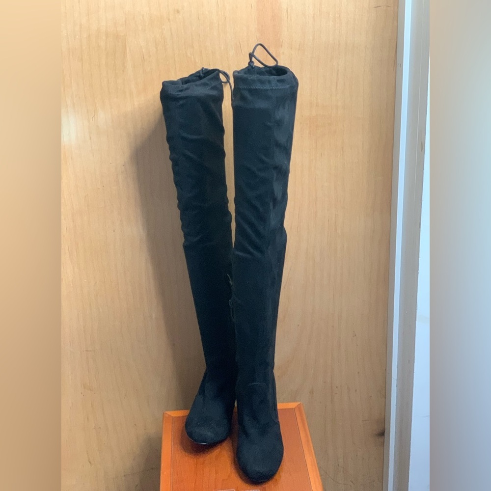 Lulus Black Over-the-Knee Women's Suede Boots.     Size-7.5  Glam Bombshell - Picture 4 of 4